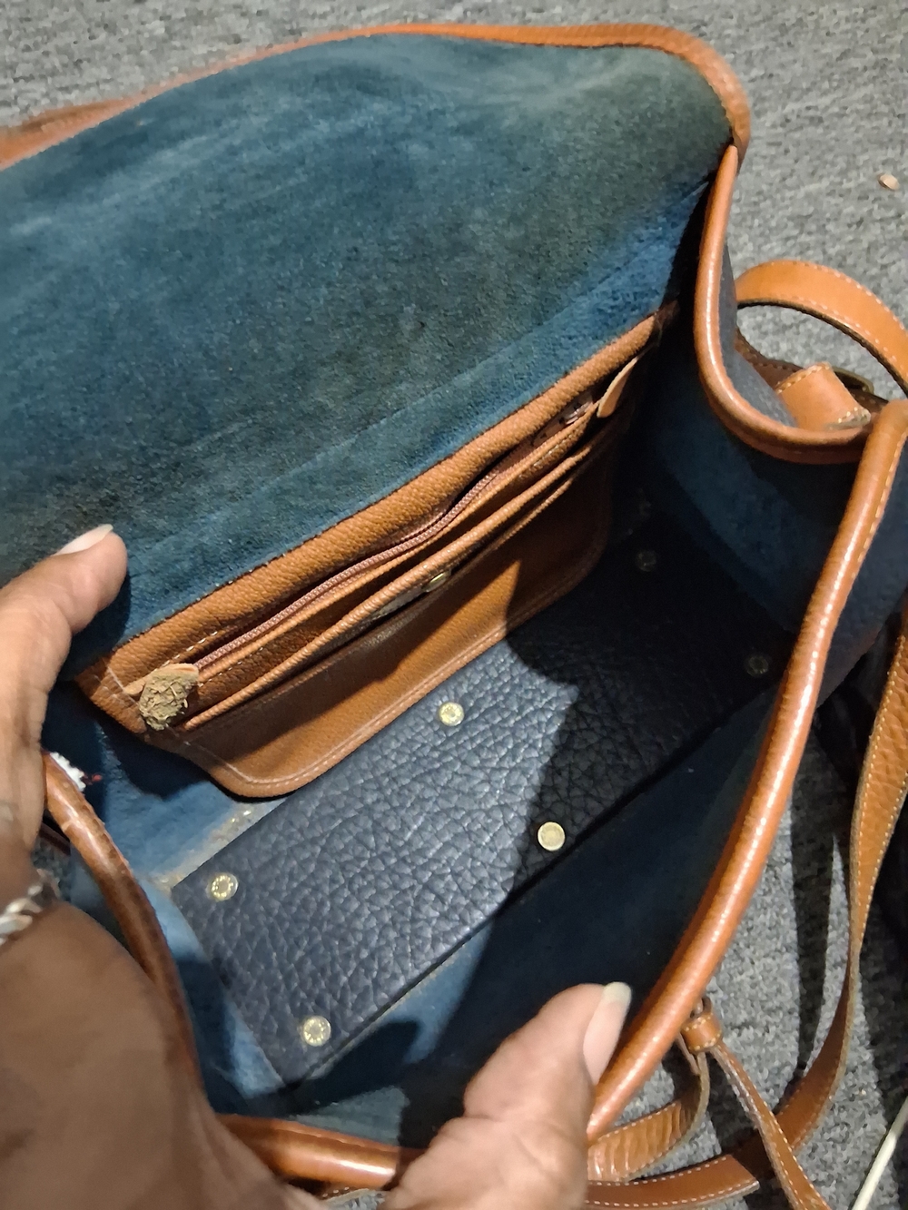 Dooney & Bourke Navy Pebbled Leather Crossbody Bag with Brown Trim - Picture 4 of 4